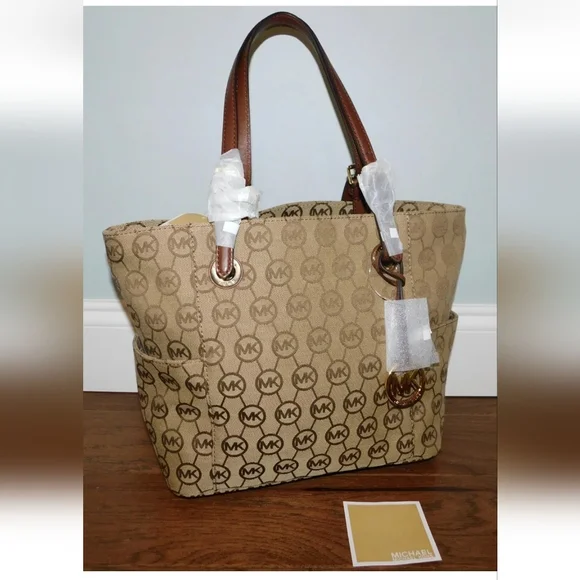 NWT Michael Kors Tote - Picture 1 of 7